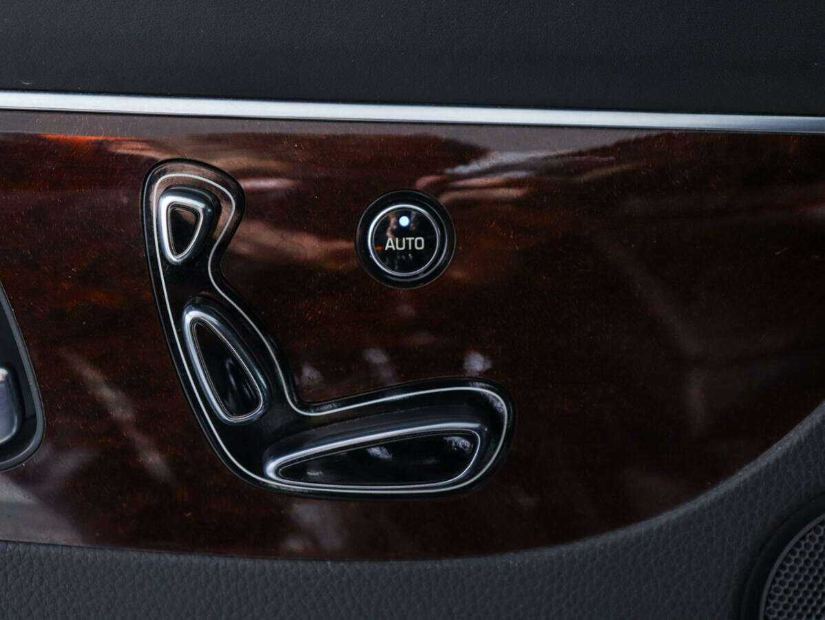 Hyundai Equus 2014 года с пробегом. Фото: #13