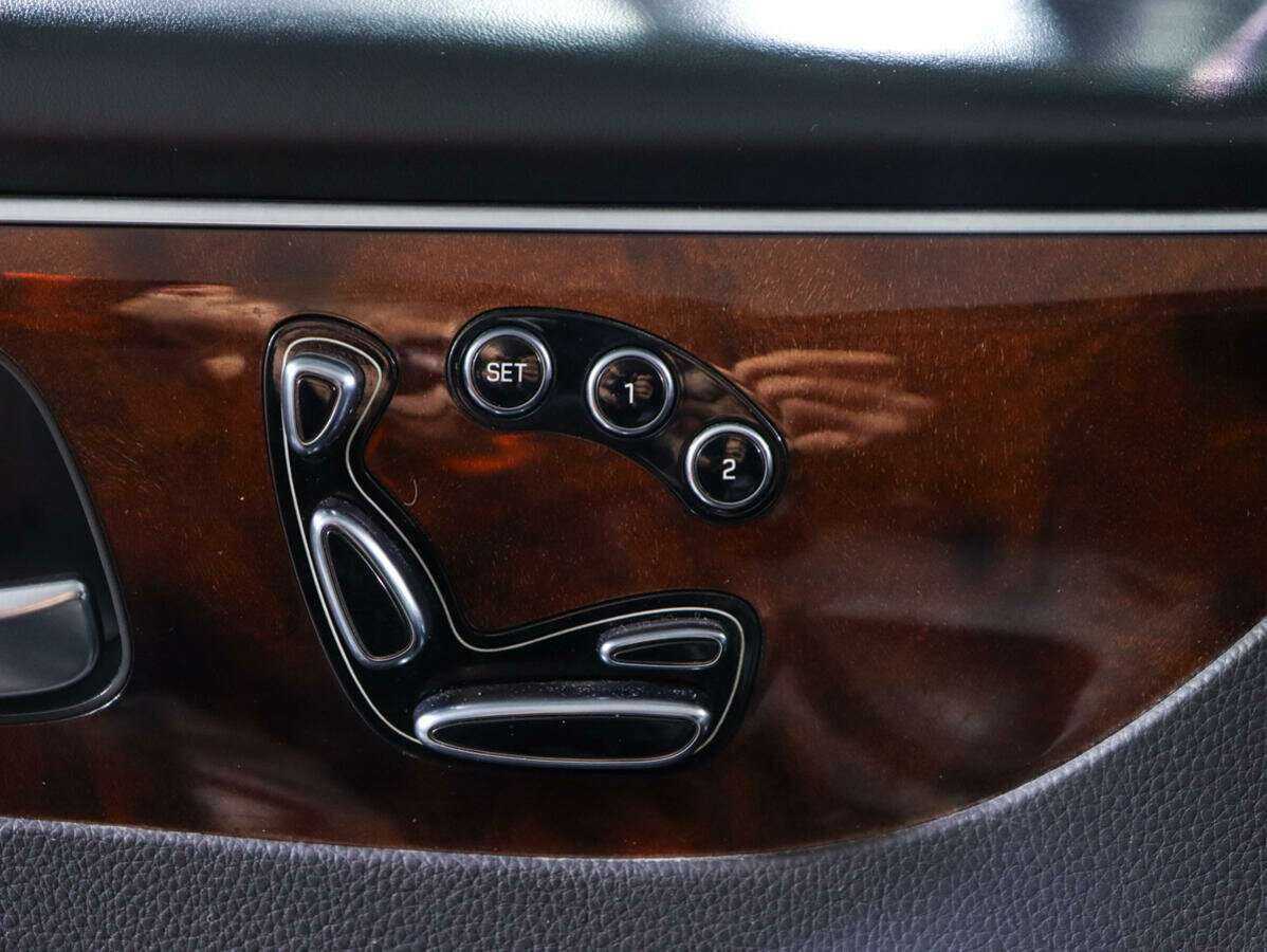 Hyundai Equus 2014 года с пробегом. Фото: #16