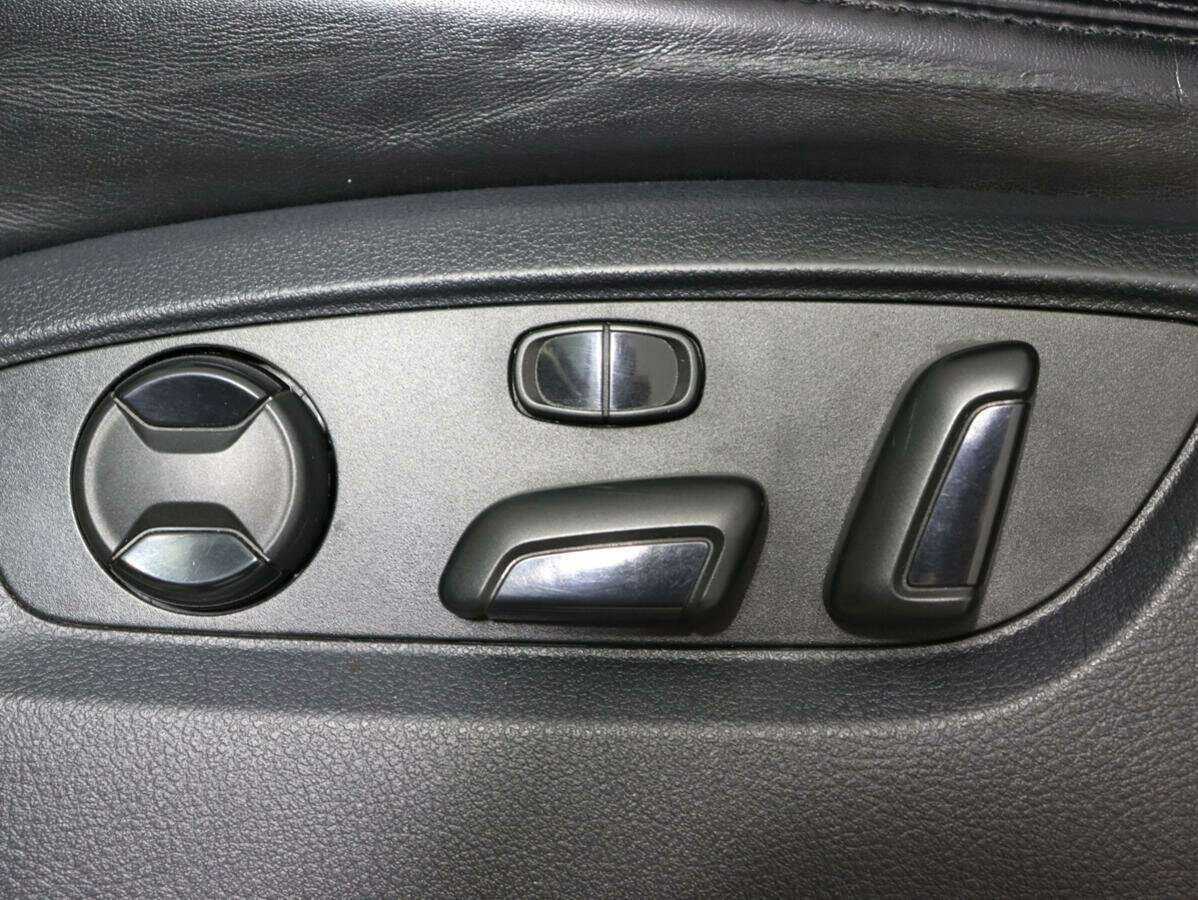 Б/У Фольксваген Туарег 2012 года. Фото: #11