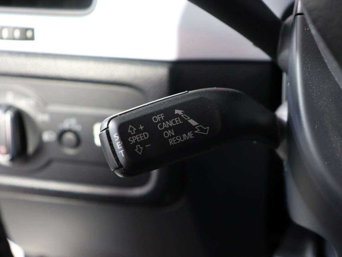 Б/У Фольксваген Туарег 2012 года. Фото: #12