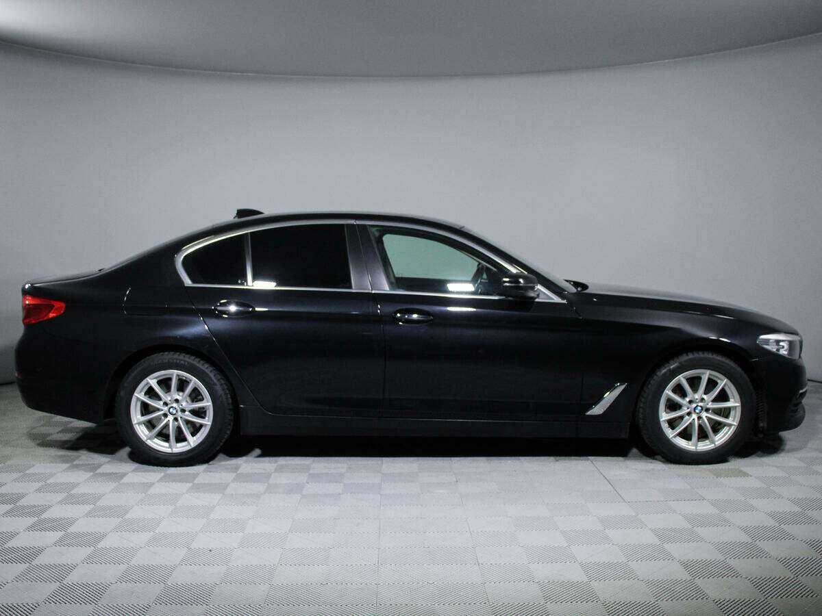 BMW 5 серии 2017 года с пробегом. Фото: #3