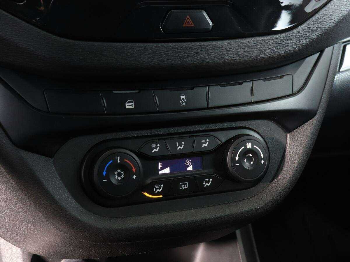 Б/У Лада (ВАЗ) Веста 2021 года. Фото: #13