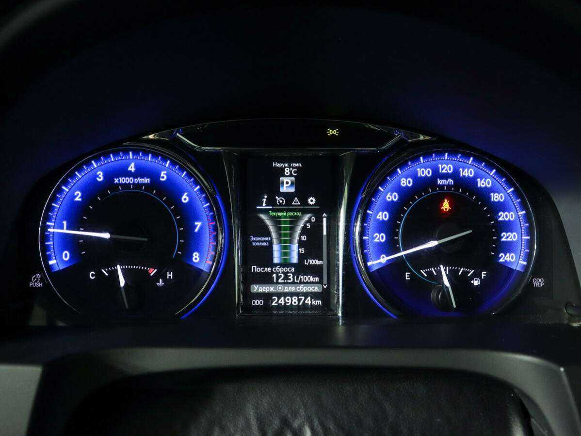 Б/У Тойота Камри 2016 года. Фото: #7