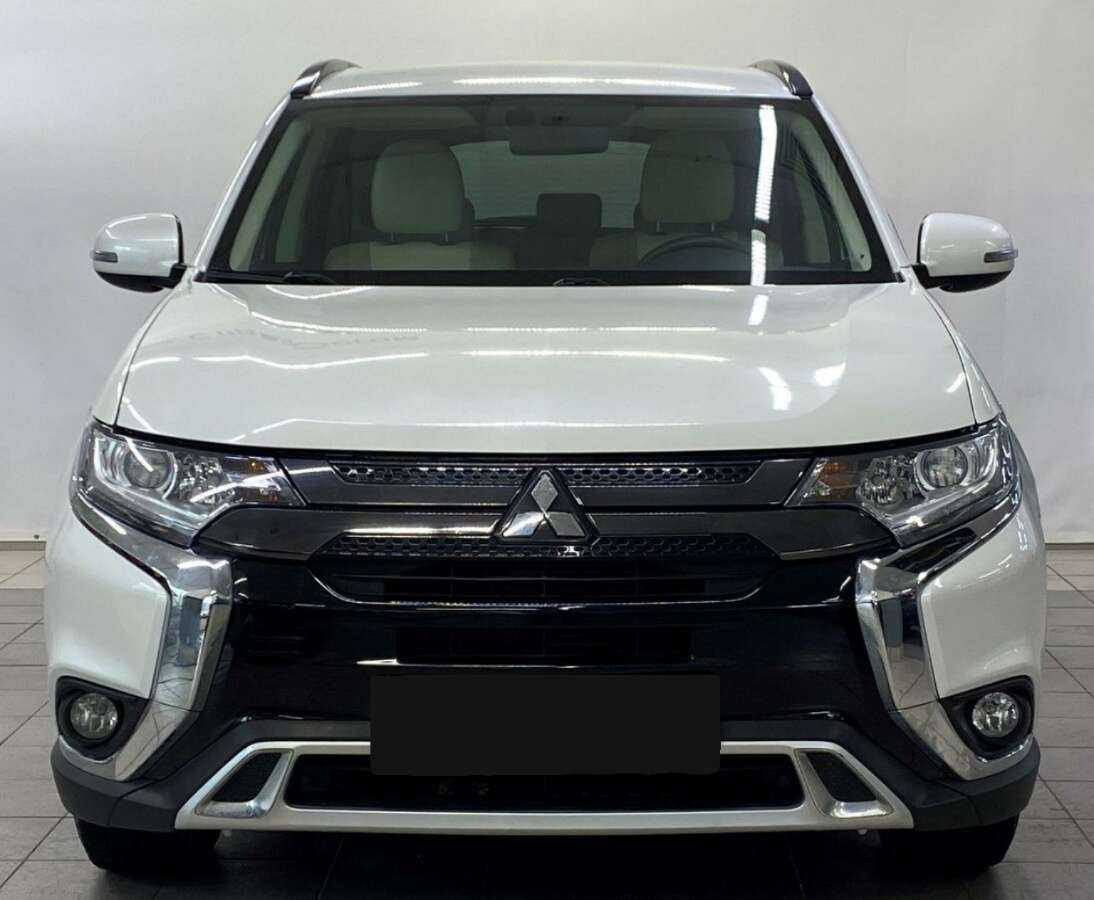 Mitsubishi Outlander 2021 года с пробегом. Фото: #1