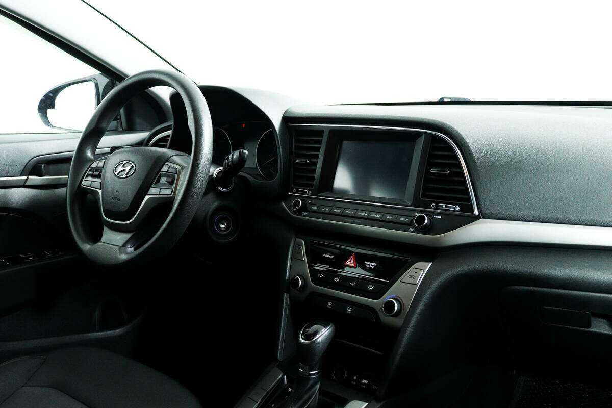 Б/У Хендай Елантра 2018 года. Фото: #8