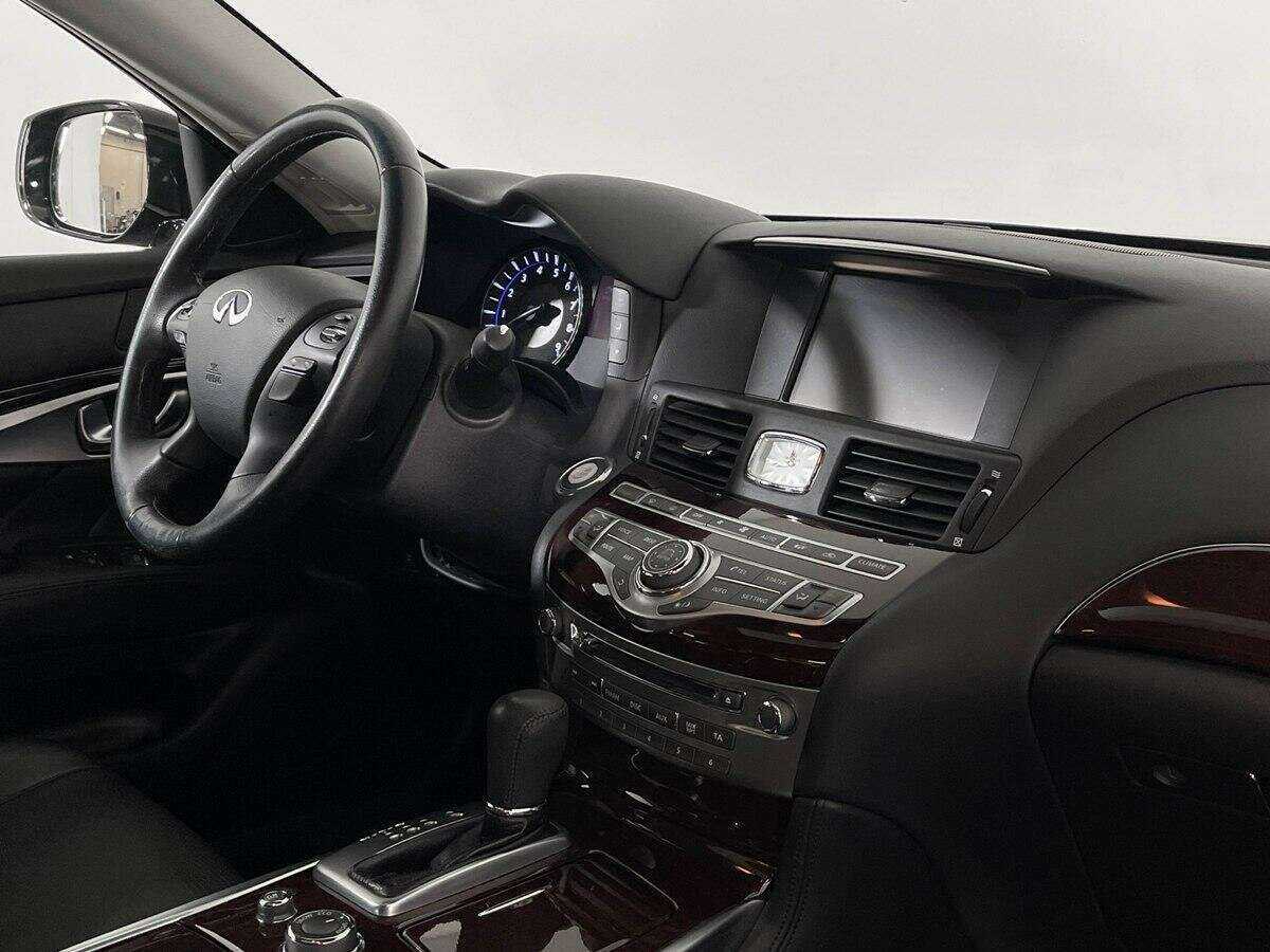 Infiniti Q70 2016 года с пробегом. Фото: #8