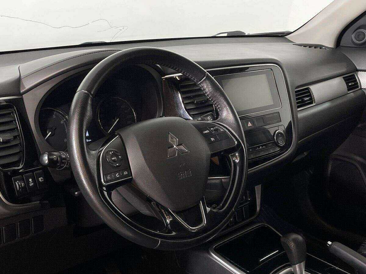 Mitsubishi Outlander 2018 года с пробегом. Фото: #13