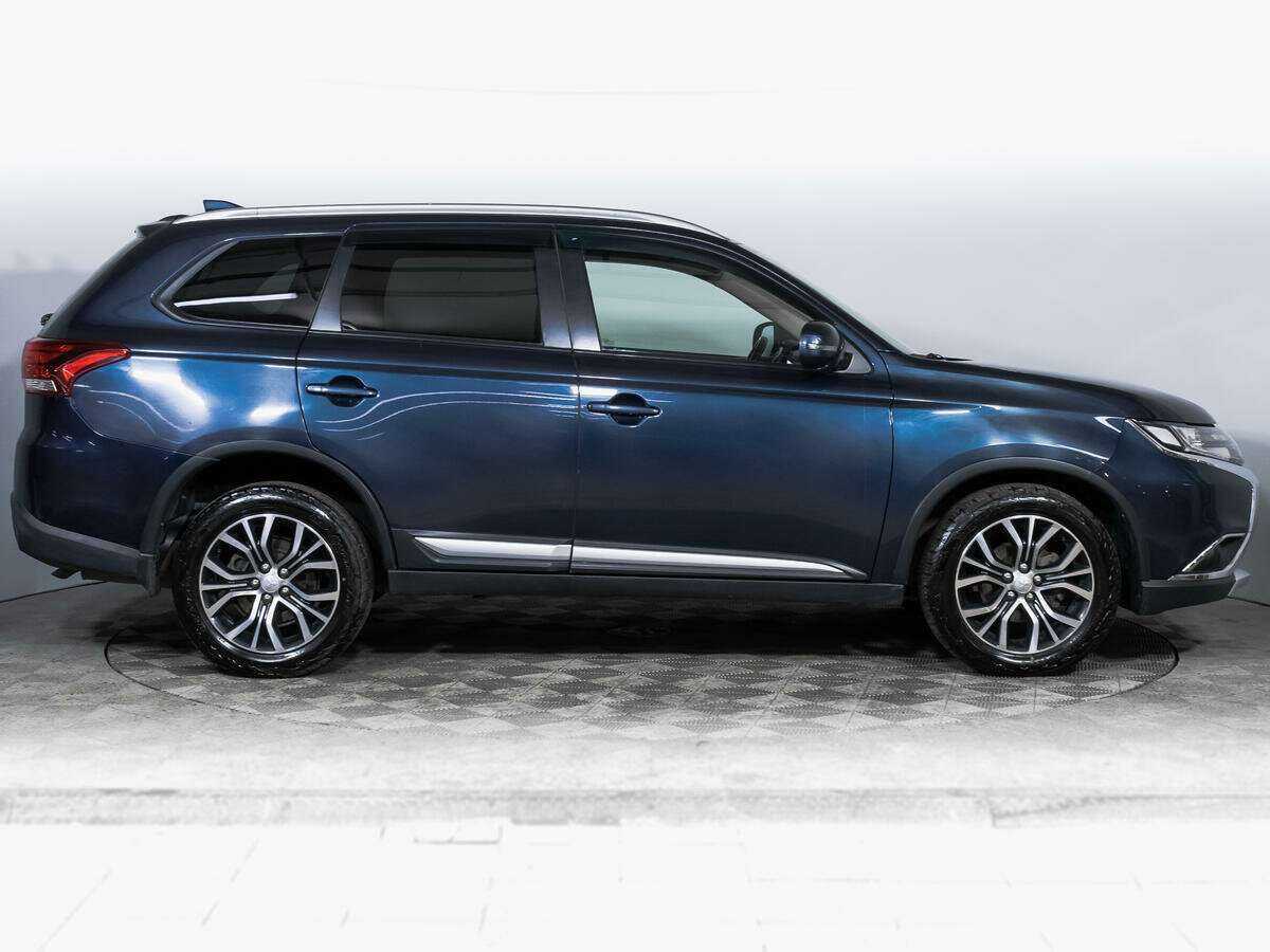 Mitsubishi Outlander 2017 года с пробегом. Фото: #3