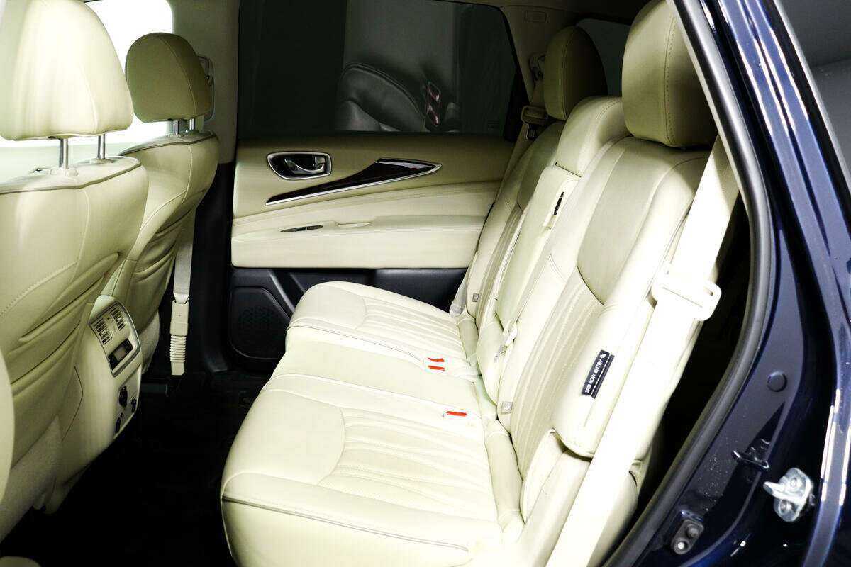 Infiniti QX60 2018 года с пробегом. Фото: #11