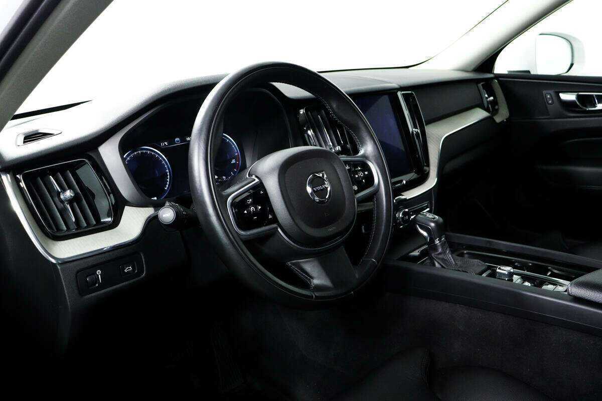 Volvo XC60 2018 года с пробегом. Фото: #12