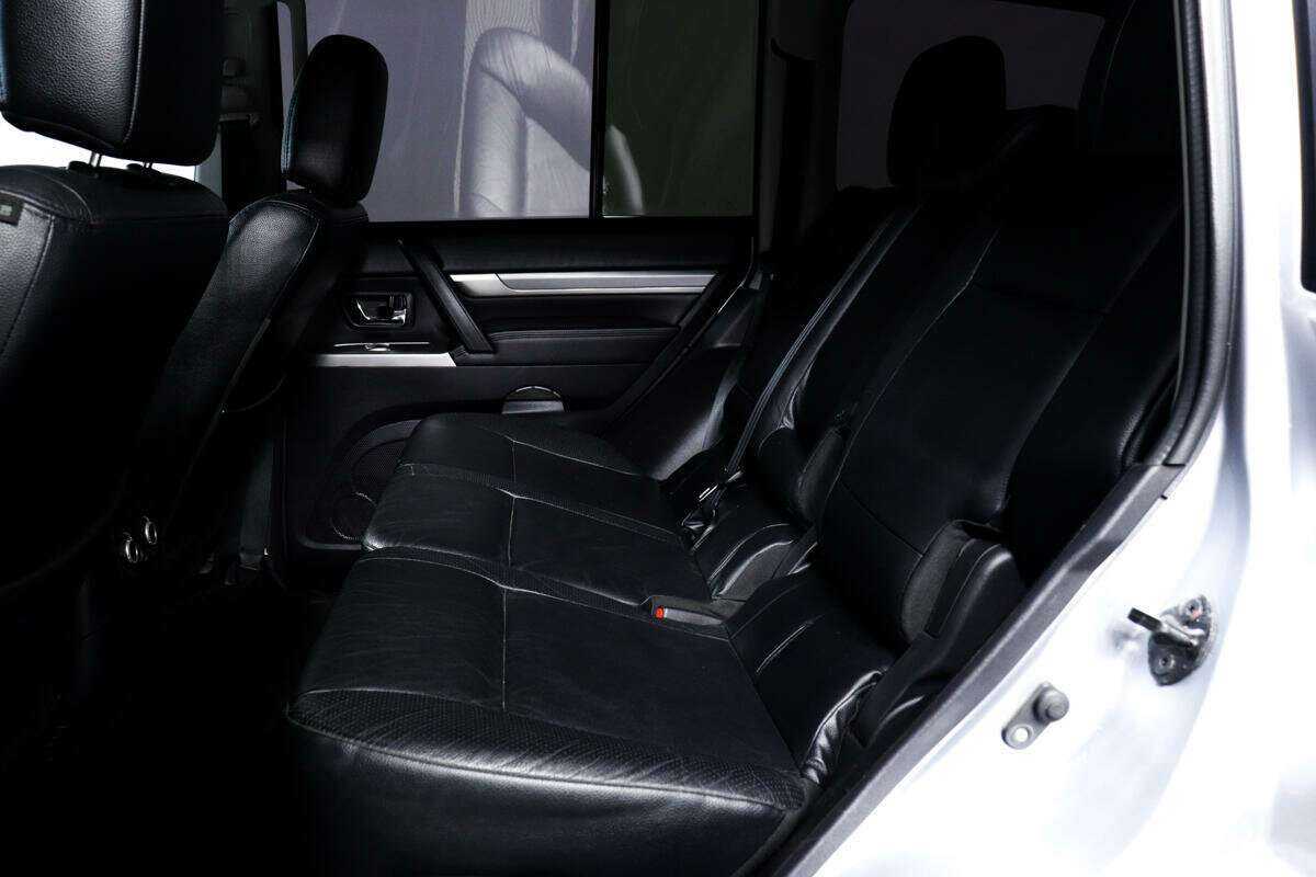 Б/У Митсубиши Паджеро 2012 года. Фото: #11