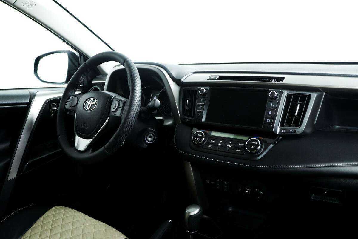 Б/У Тойота Рав4 2017 года. Фото: #8