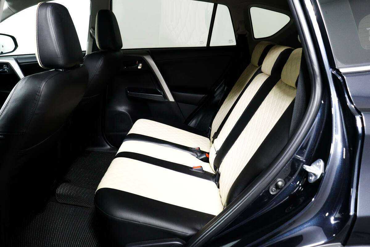 Б/У Тойота Рав4 2017 года. Фото: #11