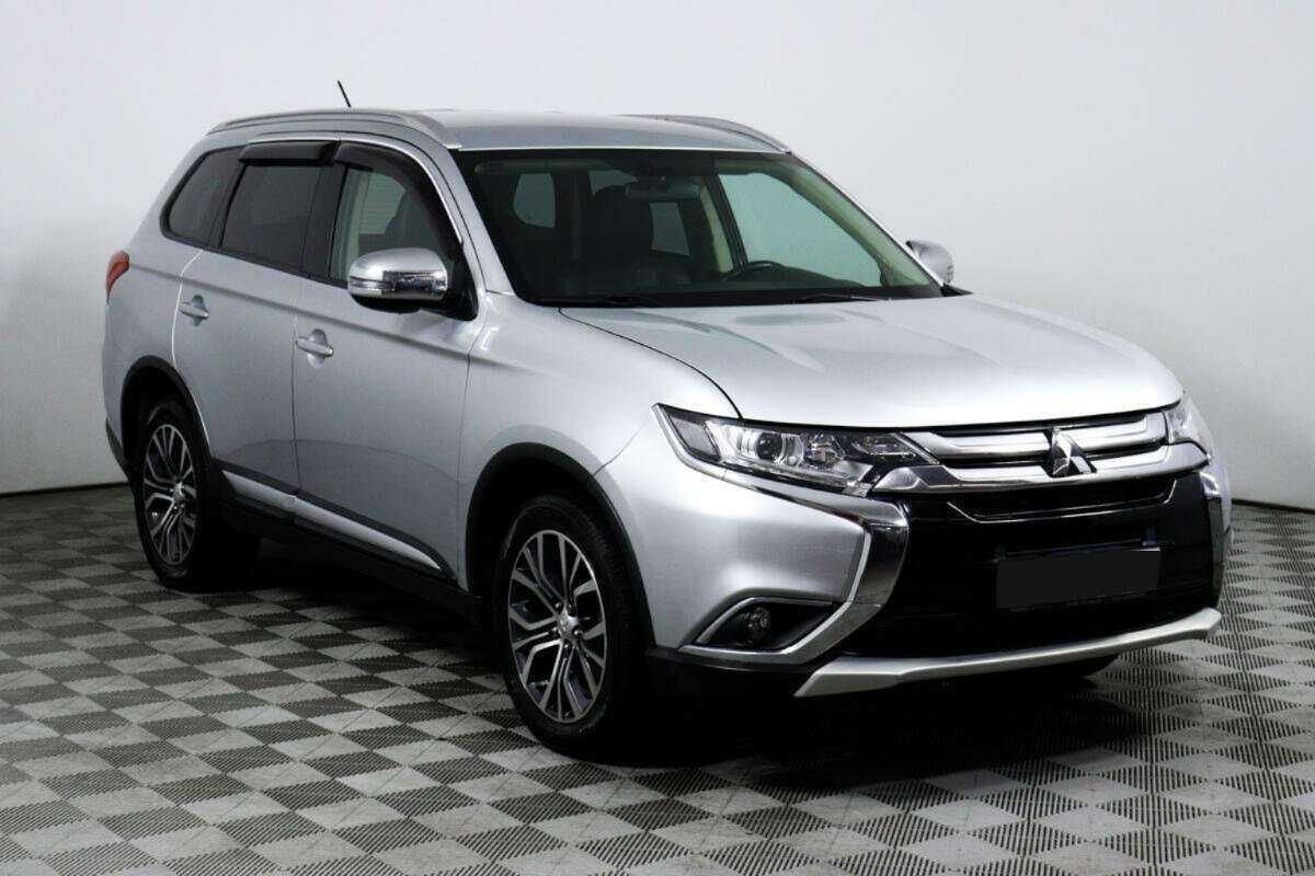 Mitsubishi Outlander 2015 года с пробегом. Фото: #2