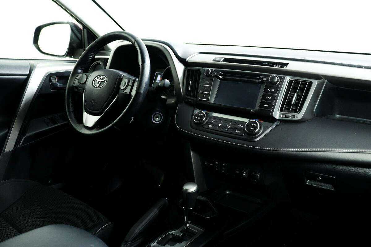 Б/У Тойота Рав4 2016 года. Фото: #8