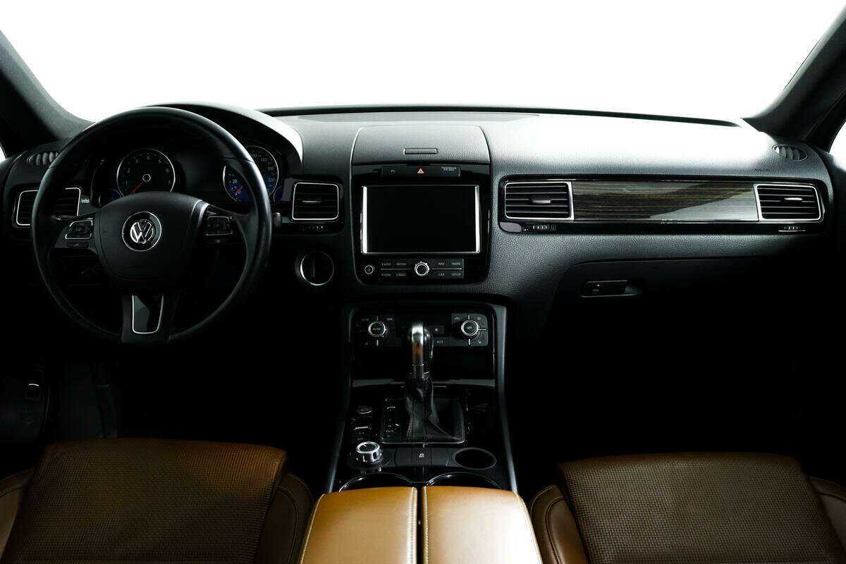 Б/У Фольксваген Туарег 2013 года. Фото: #10