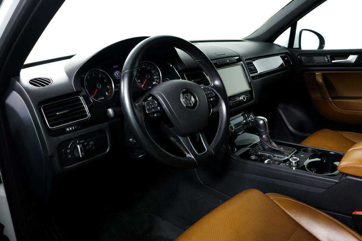 Б/У Фольксваген Туарег 2013 года. Фото: #12