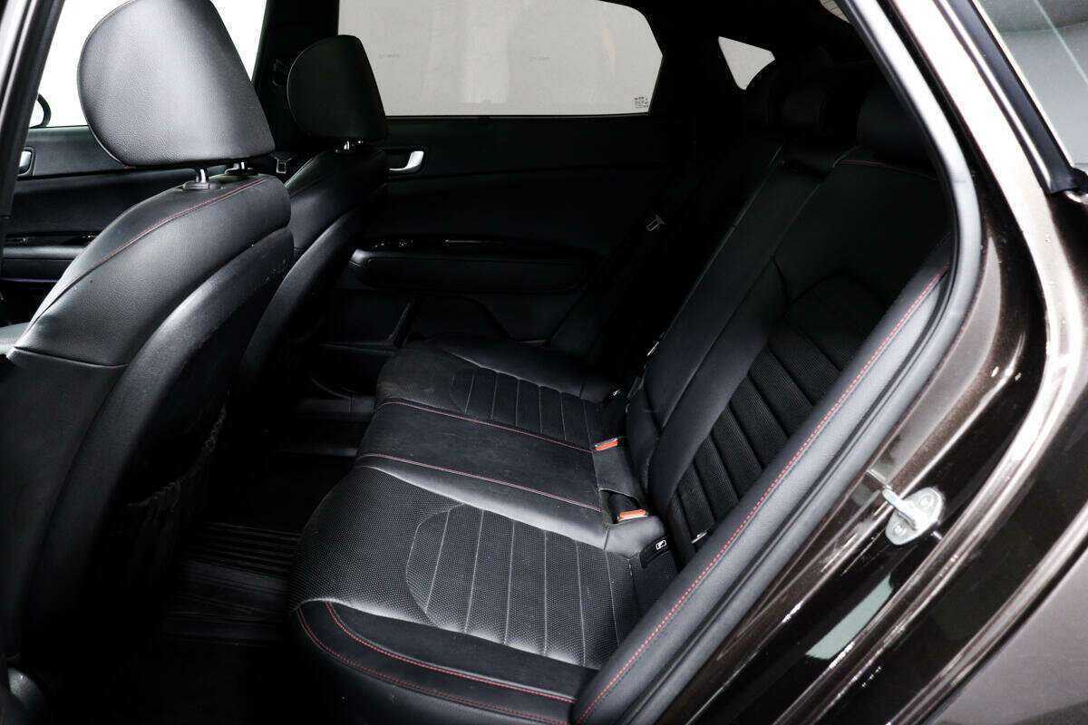 Б/У Киа Оптима 2018 года. Фото: #11