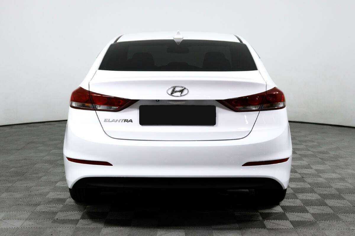 Б/У Хендай Елантра 2018 года. Фото: #5