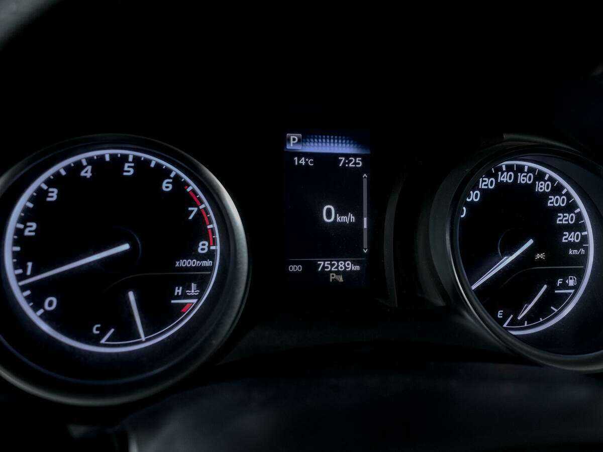 Toyota Camry 2021 года с пробегом. Фото: #9