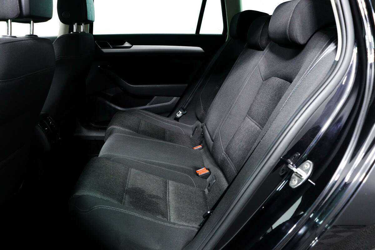 Б/У Фольксваген Пассат 2019 года. Фото: #11