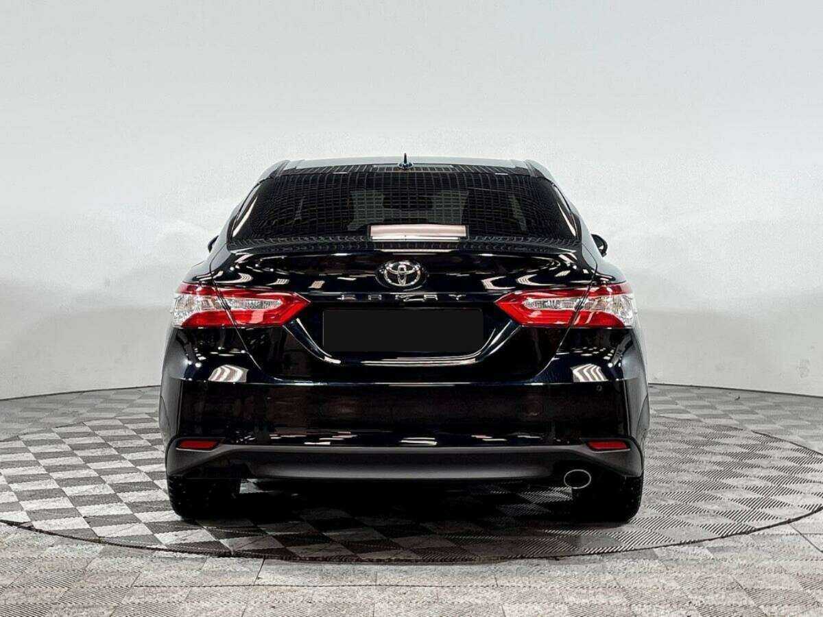 Toyota Camry 2018 года с пробегом. Фото: #4