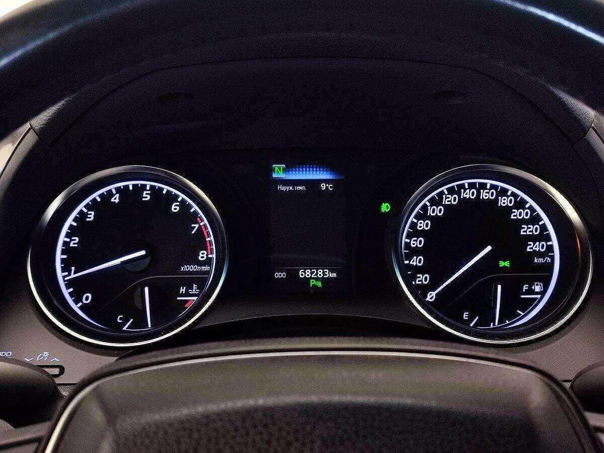 Toyota Camry 2018 года с пробегом. Фото: #13