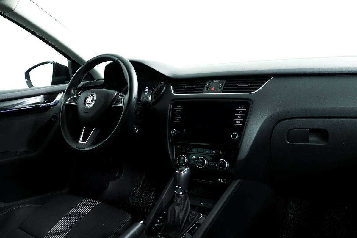 Б/У Шкода Октавия 2018 года. Фото: #8