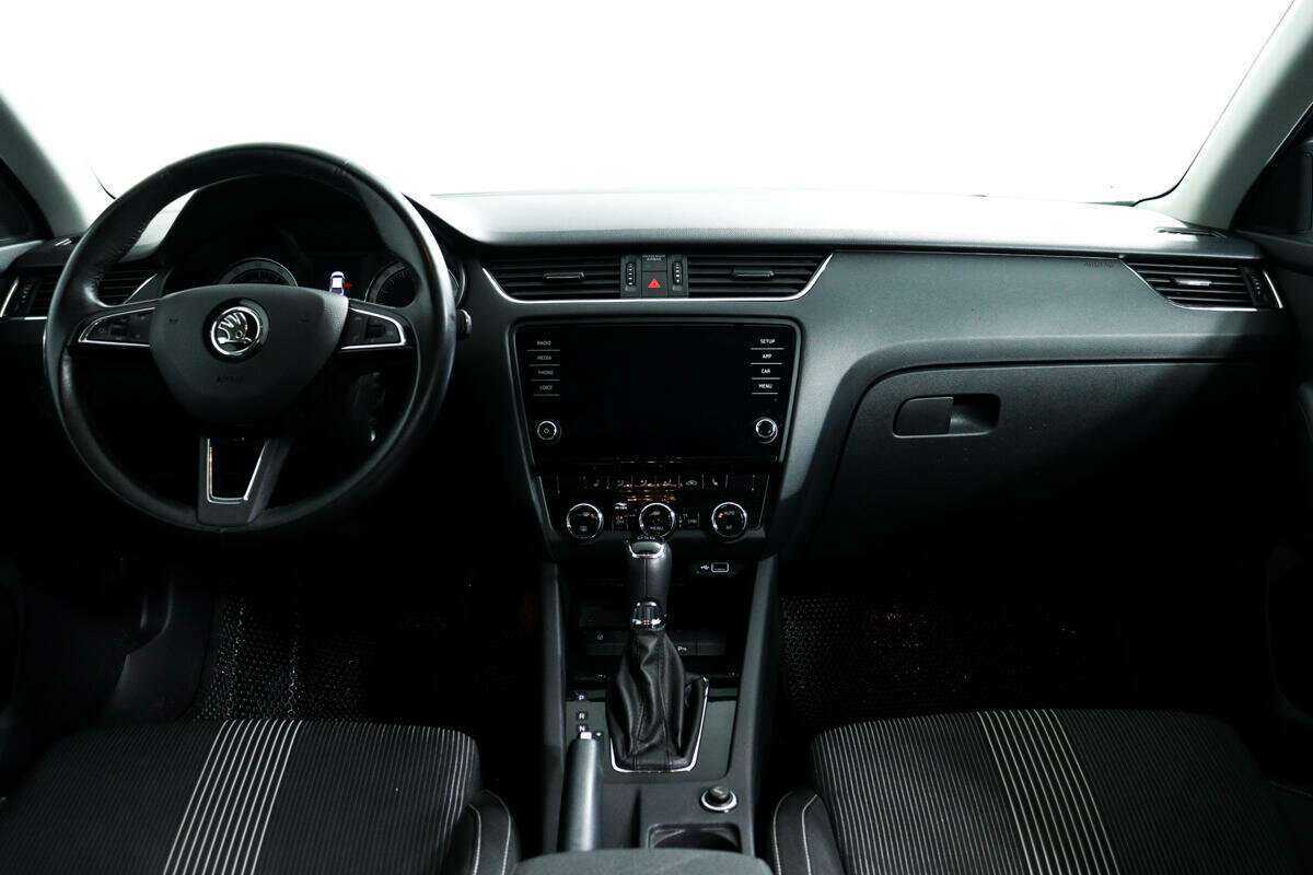 Б/У Шкода Октавия 2018 года. Фото: #10