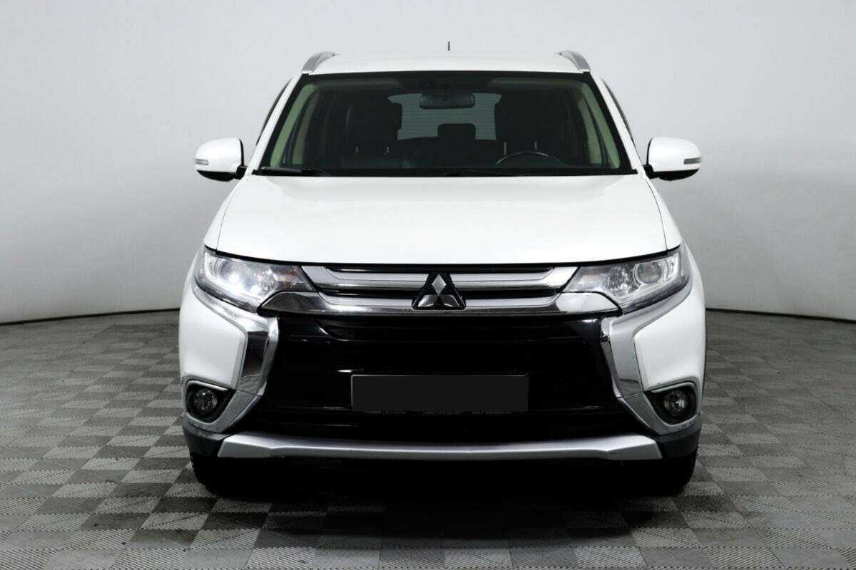 Mitsubishi Outlander 2015 года с пробегом. Фото: #1