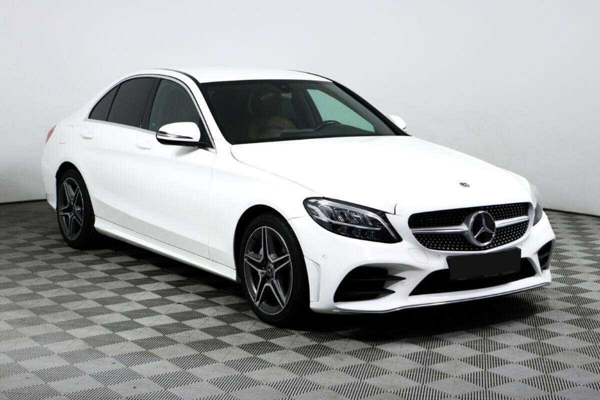 Mercedes-Benz C-Класс 2018 года с пробегом. Фото: #2