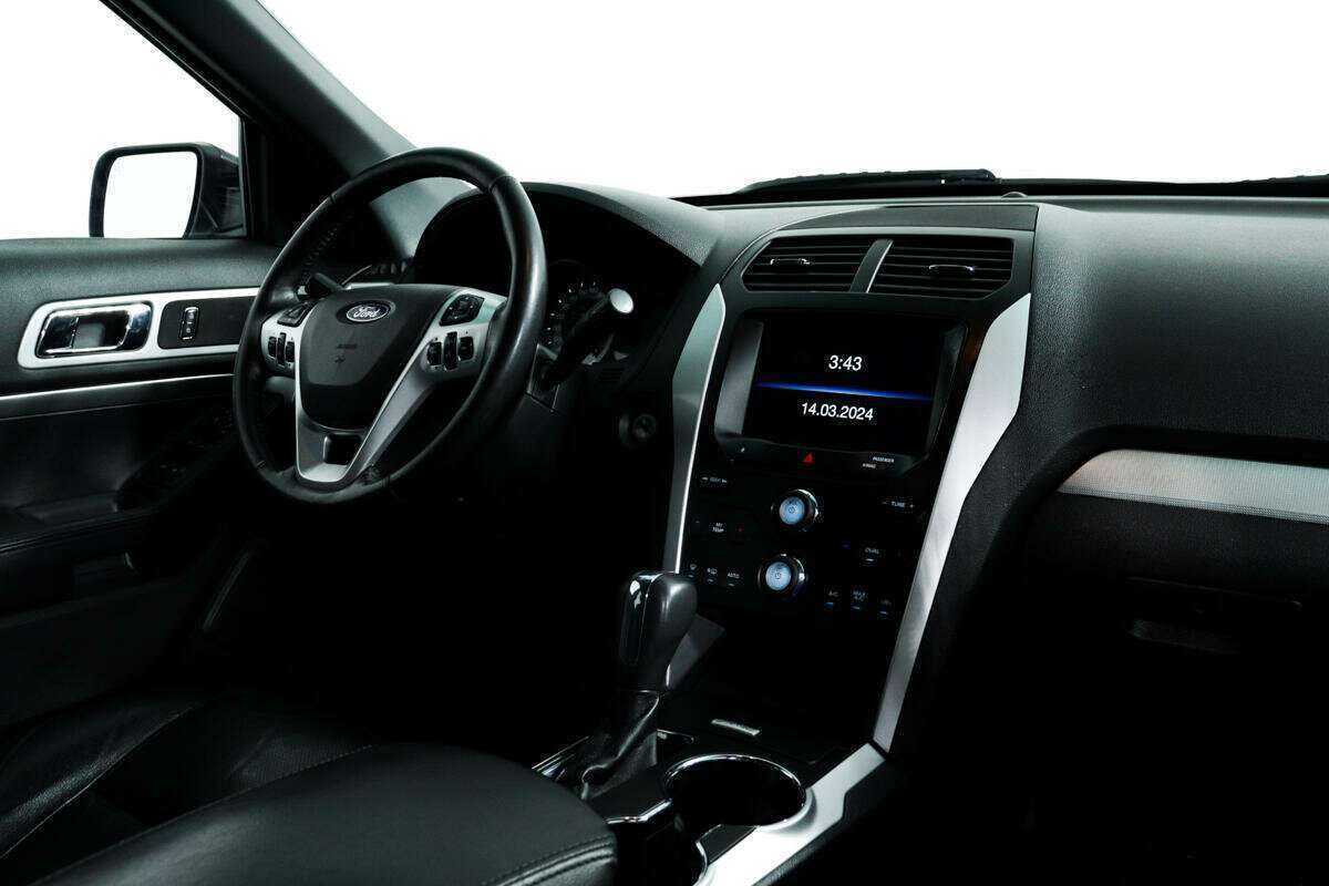 Ford Explorer 2015 года с пробегом. Фото: #8