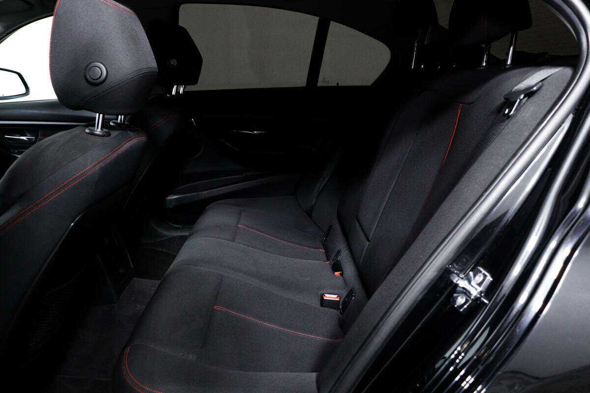 BMW 3 серии 2012 года с пробегом. Фото: #11