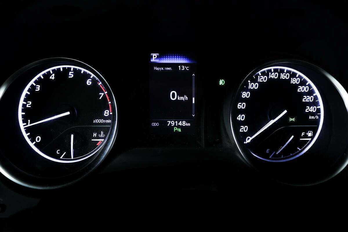 Toyota Camry 2019 года с пробегом. Фото: #9