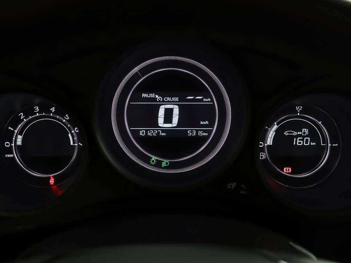 Б/У Ситроен Ц4 2016 года. Фото: #8