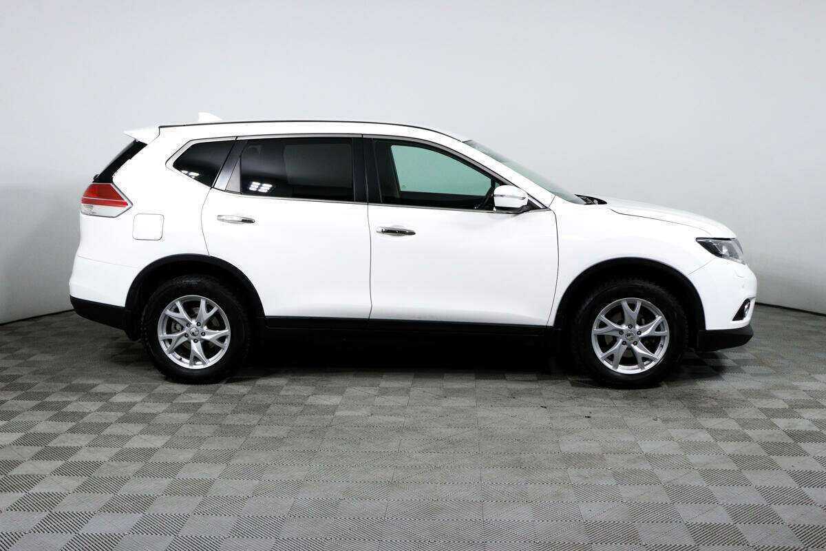 Б/У Ниссан Икс-Трейл 2017 года. Фото: #3