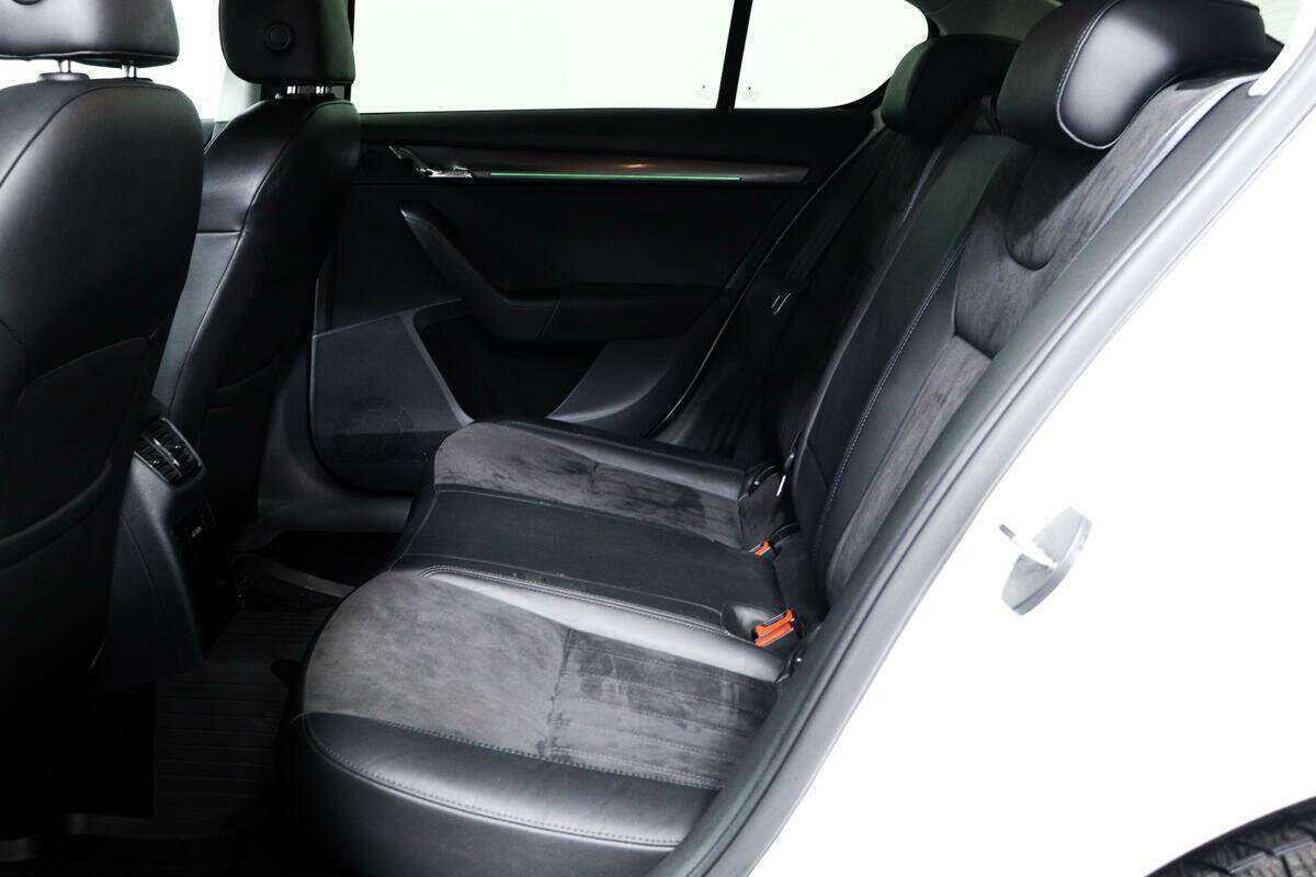 Б/У Шкода Октавия 2017 года. Фото: #11