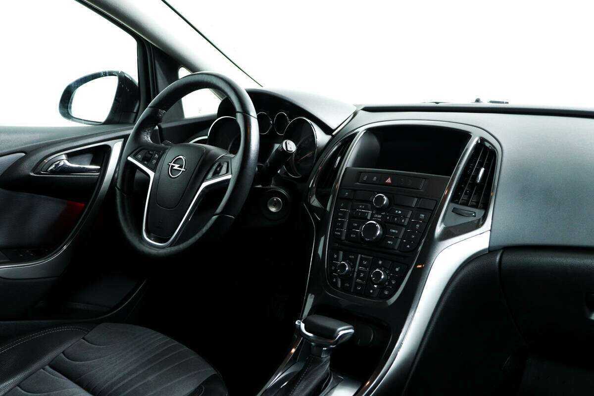 Б/У Опель Астра 2014 года. Фото: #8