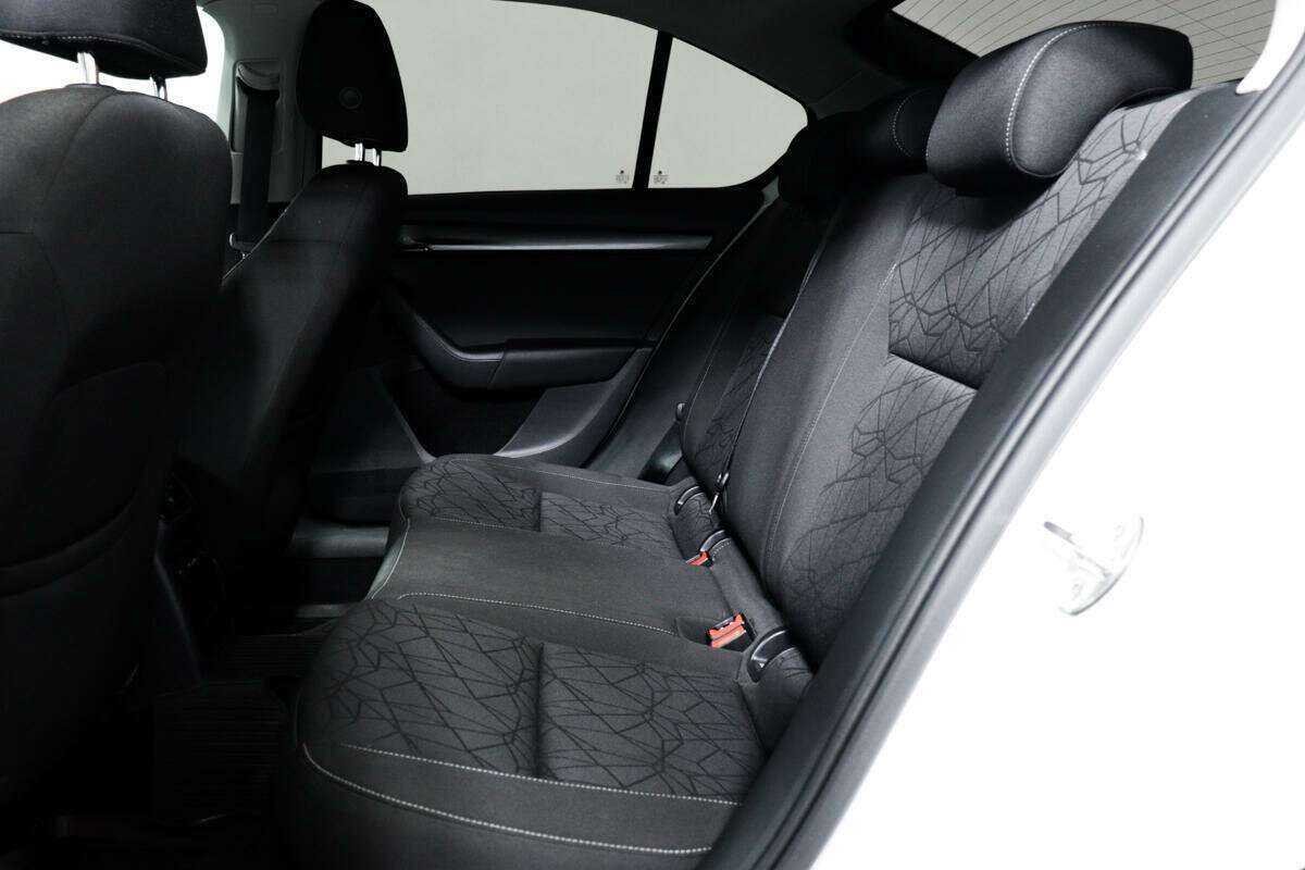 Б/У Шкода Октавия 2019 года. Фото: #10