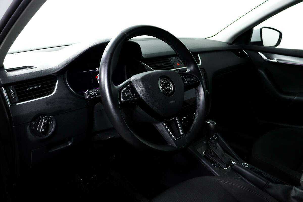 Б/У Шкода Октавия 2018 года. Фото: #12