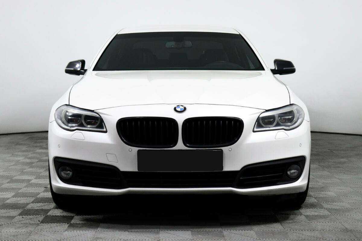 BMW 5 серии 2016 года с пробегом. Фото: #1
