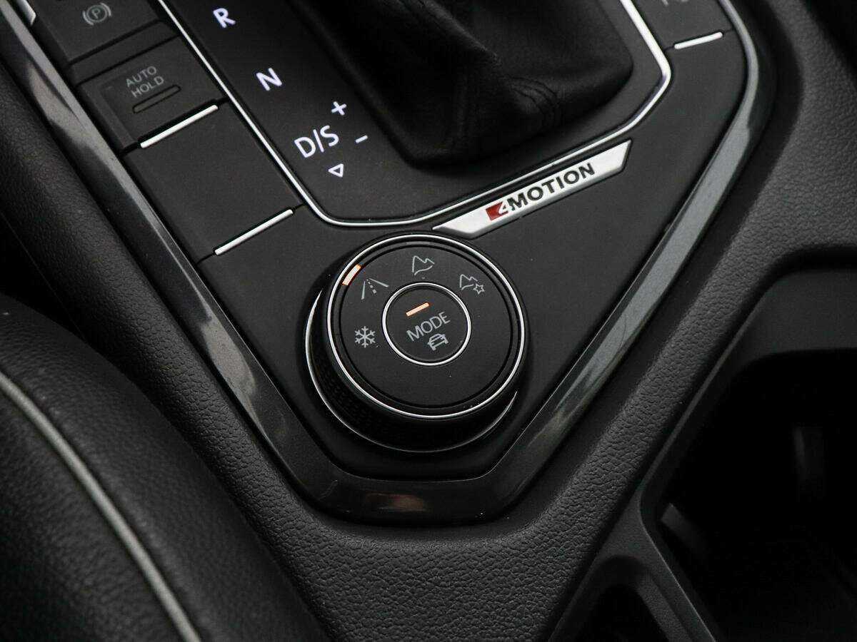 Volkswagen Tiguan 2018 года с пробегом. Фото: #9