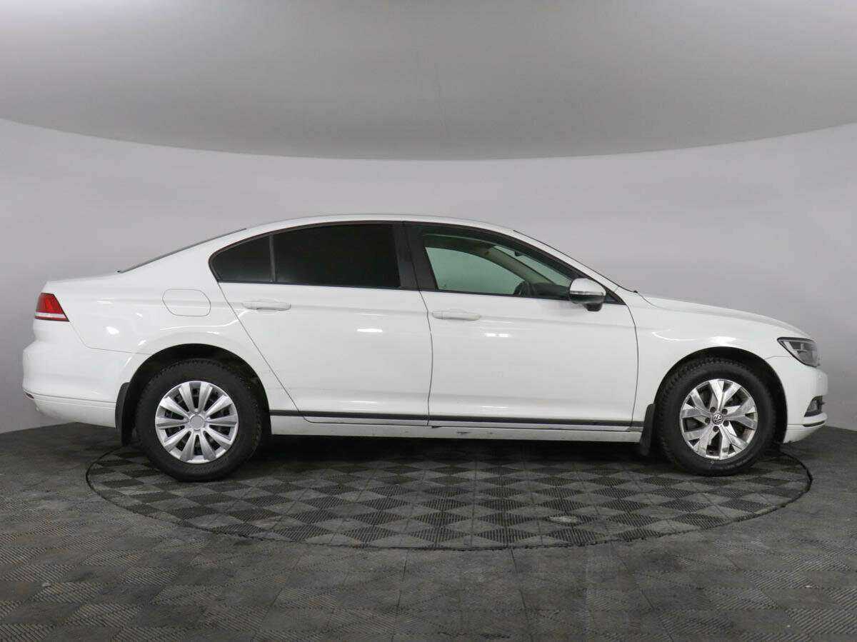 Volkswagen Passat 2016 года с пробегом. Фото: #3