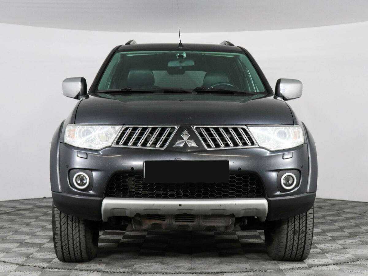 Mitsubishi Pajero Sport 2012 года с пробегом. Фото: #1