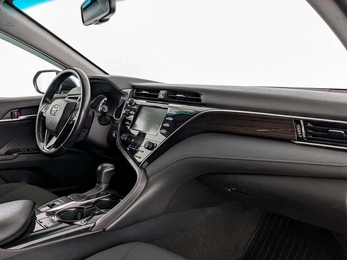 Toyota Camry 2020 года с пробегом. Фото: #8