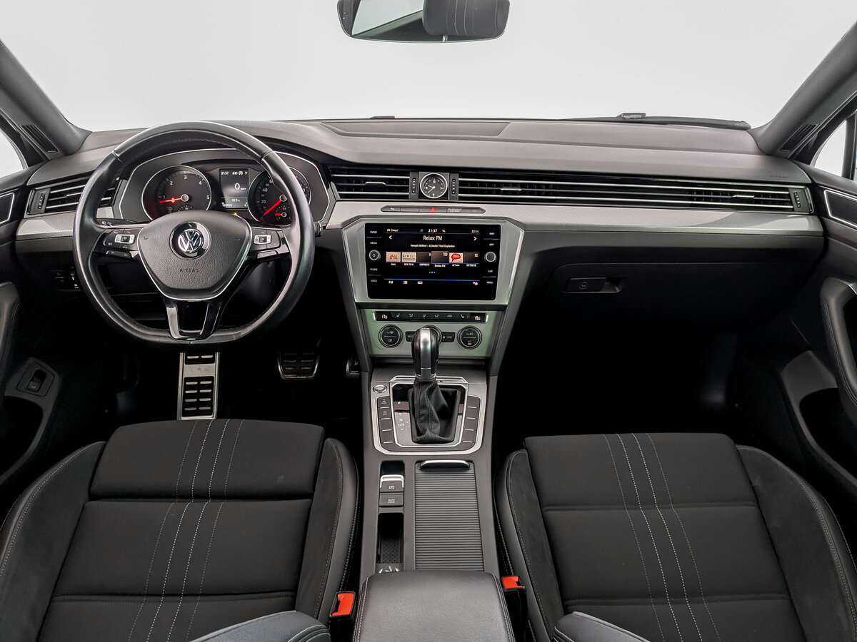 Б/У Фольксваген Пассат 2018 года. Фото: #13