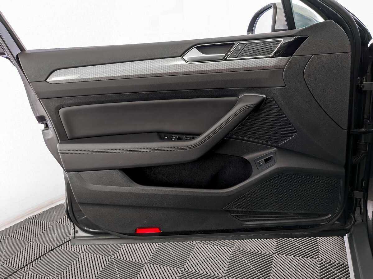 Б/У Фольксваген Пассат 2018 года. Фото: #18