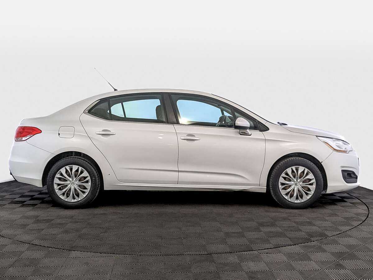 Б/У Ситроен Ц4 2016 года. Фото: #3