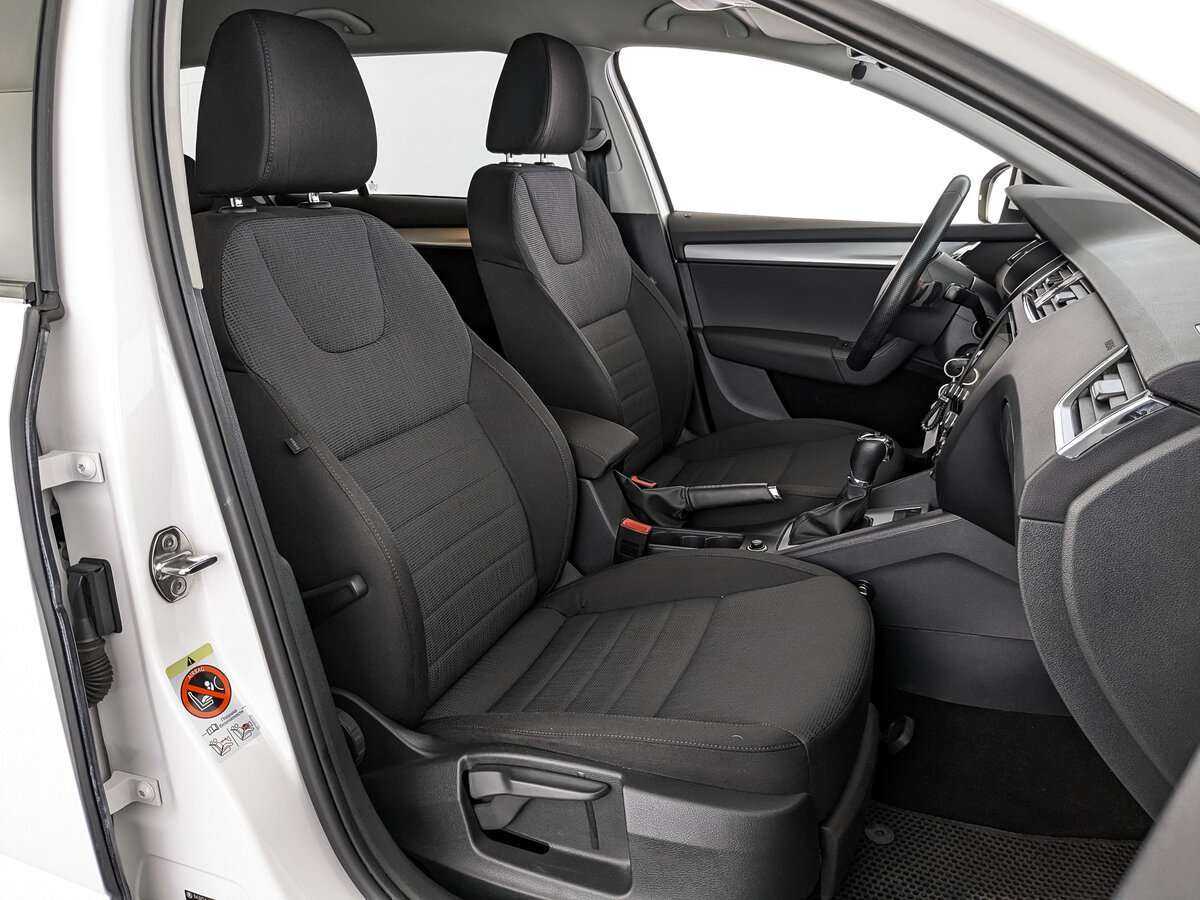 Б/У Шкода Октавия 2014 года. Фото: #22