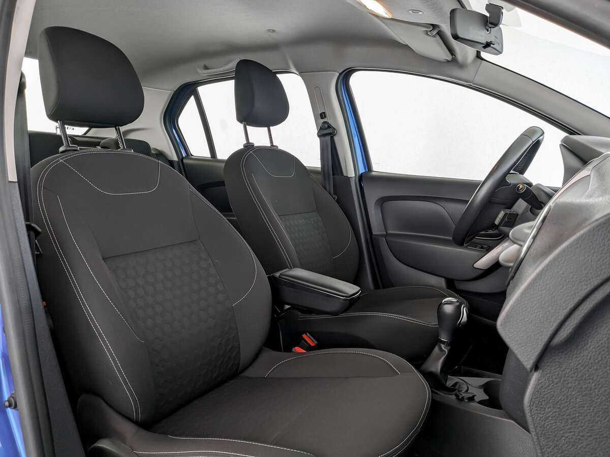 Б/У Рено Логан 2017 года. Фото: #18